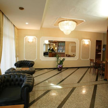 Hotel Alexander Τσεζένα Εξωτερικό φωτογραφία