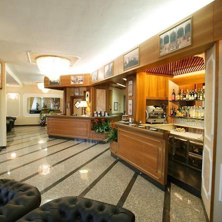Hotel Alexander Τσεζένα Εξωτερικό φωτογραφία