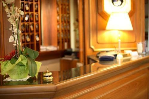Hotel Alexander Τσεζένα Εξωτερικό φωτογραφία