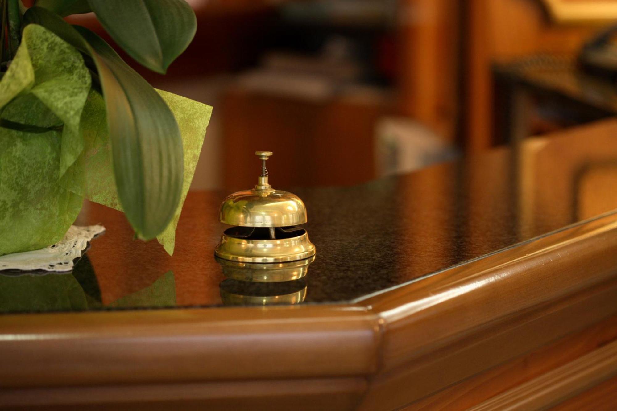 Hotel Alexander Τσεζένα Εξωτερικό φωτογραφία