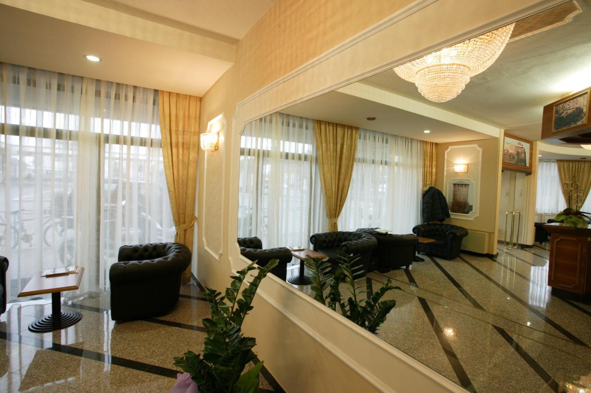 Hotel Alexander Τσεζένα Εξωτερικό φωτογραφία