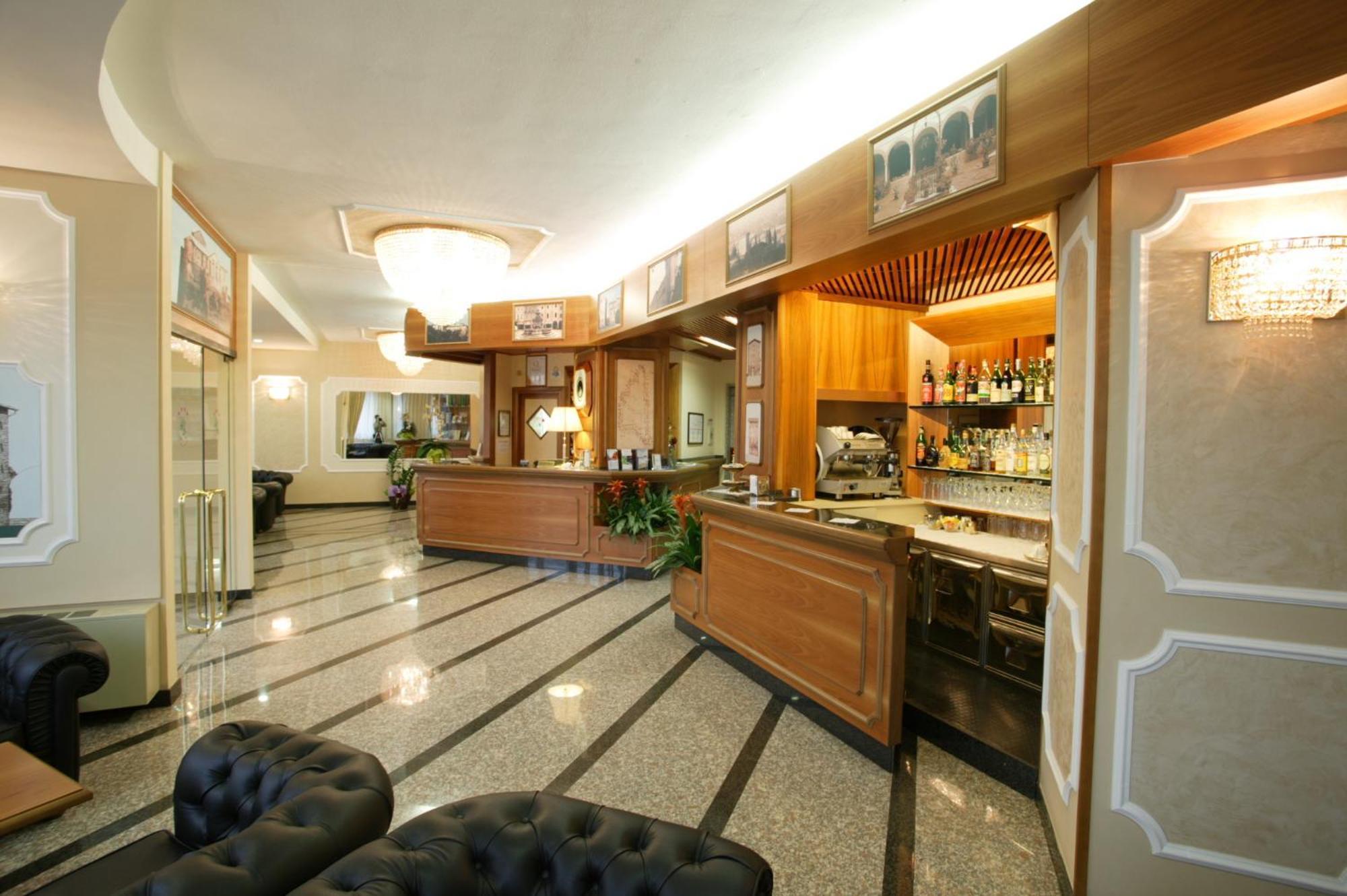 Hotel Alexander Τσεζένα Εξωτερικό φωτογραφία