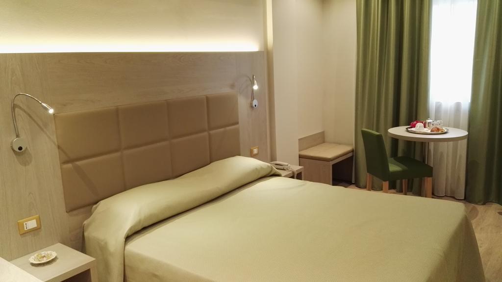 Hotel Alexander Τσεζένα Εξωτερικό φωτογραφία