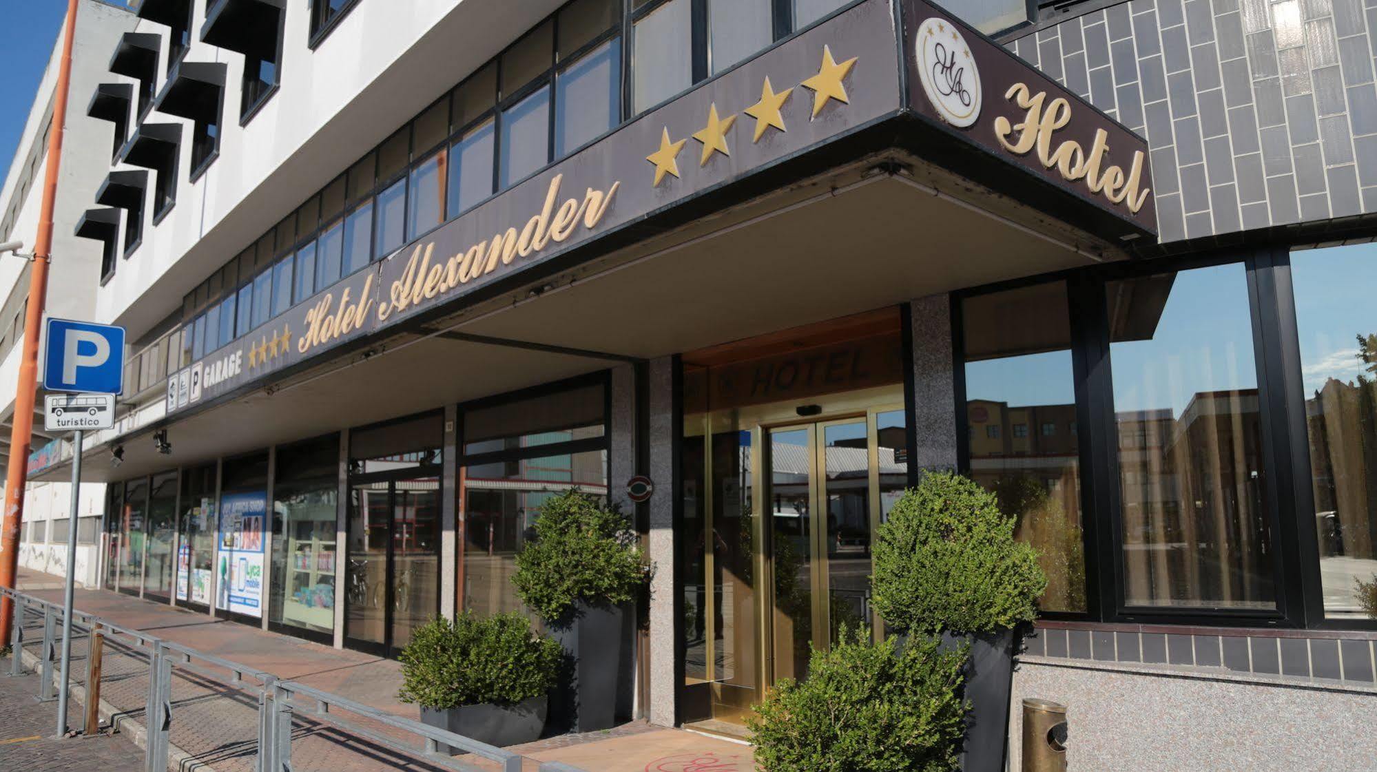 Hotel Alexander Τσεζένα Εξωτερικό φωτογραφία